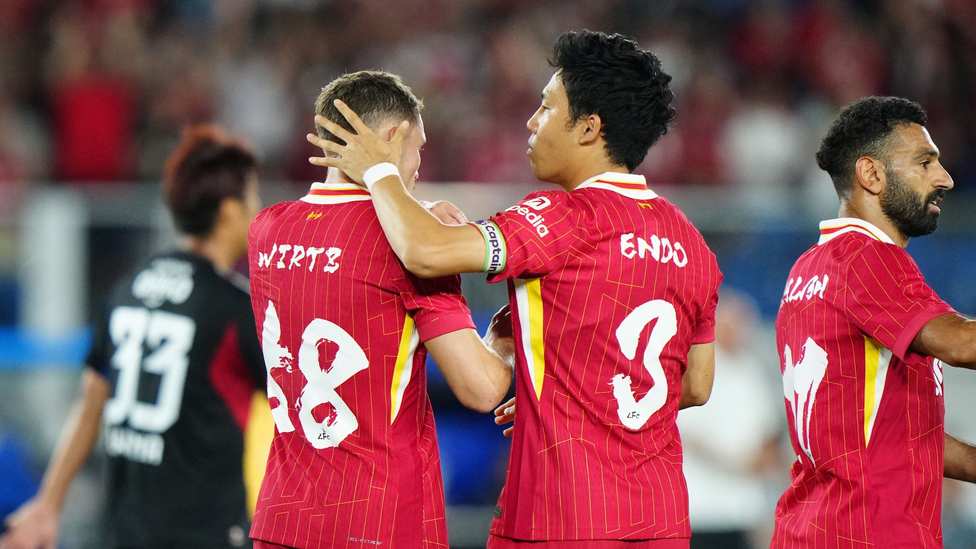 遠藤 航 サイン入りボール リヴァプールFC サッカー 選手 Liverpool キャプテン”遠藤航は途中出場！リヴァプール、ヴィルツ＆16歳FW